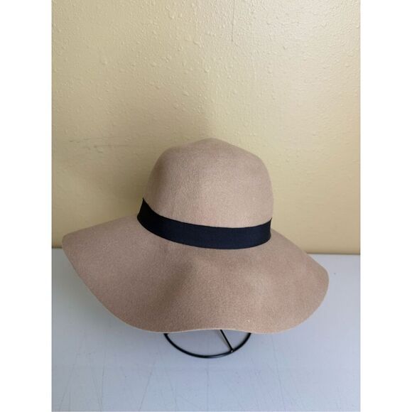 Cotton On  wide-brim floppy hat with a black band, 100% wool - Picture 3 of 7
